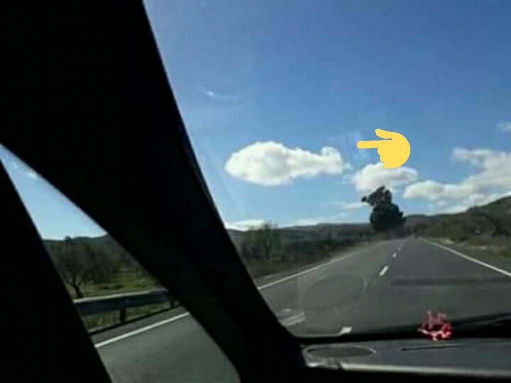 Pescaito de camino al cielo a cuidar a sus papis desde alli, y a Jugar con Mariluz, con Ruth y con Jose, a hacer rabiar a Marta para que Diana les riña y les cuide a todos.
#DEPpescaito
#DEPGabriel
#NiñoGabriel
La foto la ha publicado una chica de un grupo en el que estoy