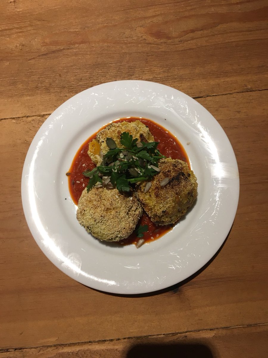 Fodmap_Foodie89's tweet photo. Butternut Arancini https://t.co/62Erg9XFzJ https://t.co/KW29jOWAE6