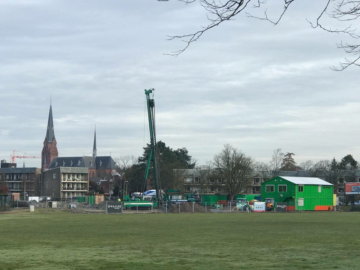 Boorwerk funderingspalen van <a href="/DeFrederikW/">DeFrederik</a>. Aannemer @BAMWonen en ontwikkeling <a href="/WaaijerPR/">Waaijer Projectrealisatie</a>.