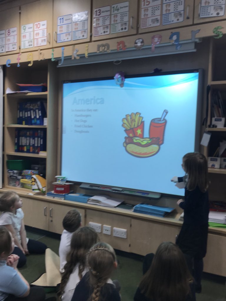 GorebridgePS's tweet photo. Miss Allan was so impressed with the talks in primary 2a today. Emma and Amy even made a PowerPoint to go with their talk! 🍌🍏🥕🥝#FoodTopic #ListeningAndTalking https://t.co/q4sAigVHft