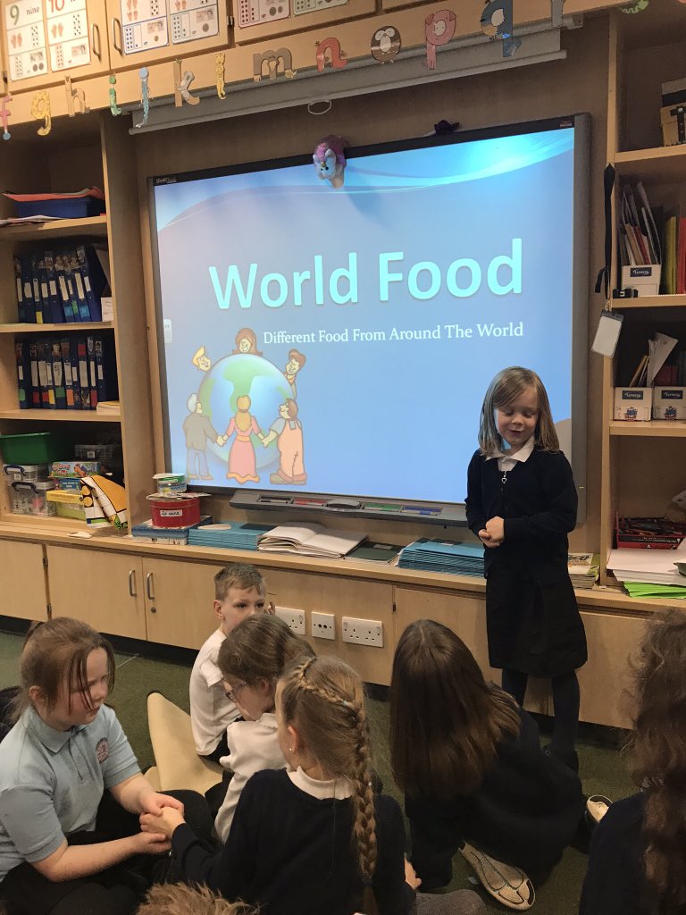 GorebridgePS's tweet photo. Miss Allan was so impressed with the talks in primary 2a today. Emma and Amy even made a PowerPoint to go with their talk! 🍌🍏🥕🥝#FoodTopic #ListeningAndTalking https://t.co/q4sAigVHft