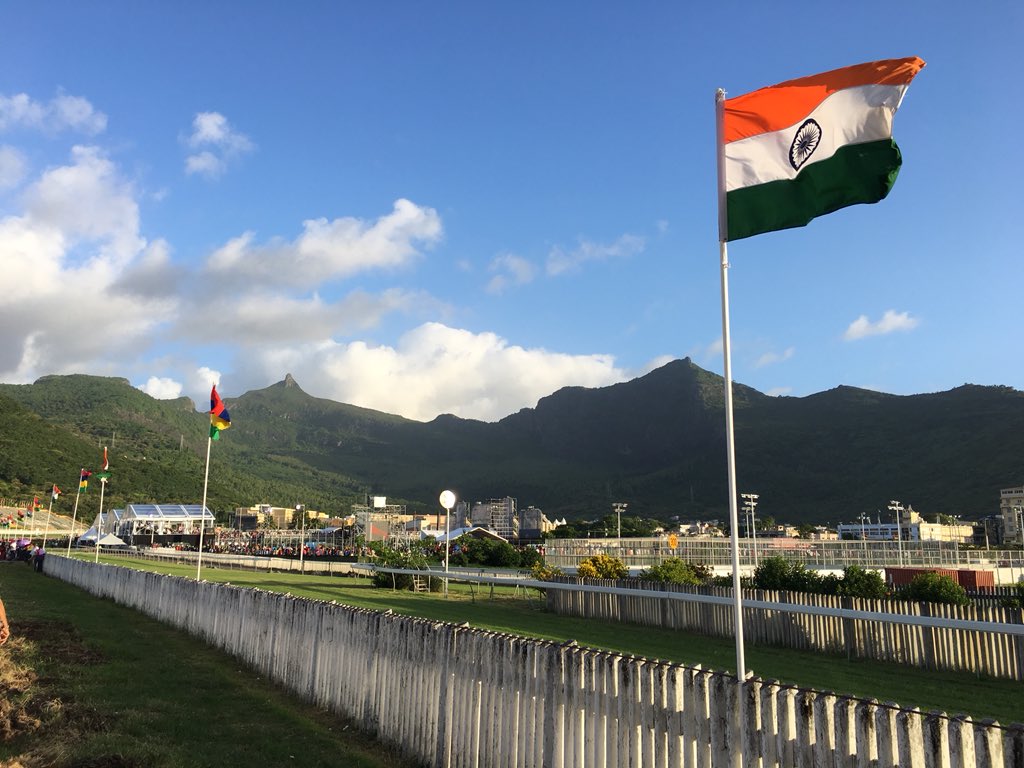 ilse_vdberg's tweet image. We have arrived at Champs de Mars for the flag raising ceremony🇲🇺

#ratherbeinmauritius #mauritiusindependenceday #mauritiusindependence #mauritiusexplored #mauritius @mauritiusza @Biz_Tourism @Biz_Lounge