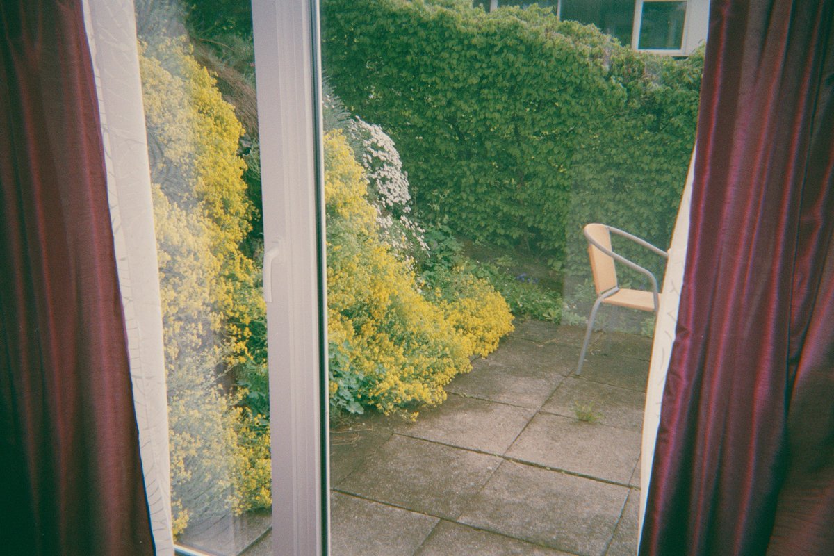 Photographer Vera Zurbrügg's participatory photography project Status features in Corrupted Files; a collaborative project between Vera &amp; refugees residing in Zurich, who used disposable cameras to document their daily lives: corruptedfiles.org.uk/portfolio/stat… <a href="/RavensbourneUK/">Ravensbourne University London</a> #VeraZurbrügg