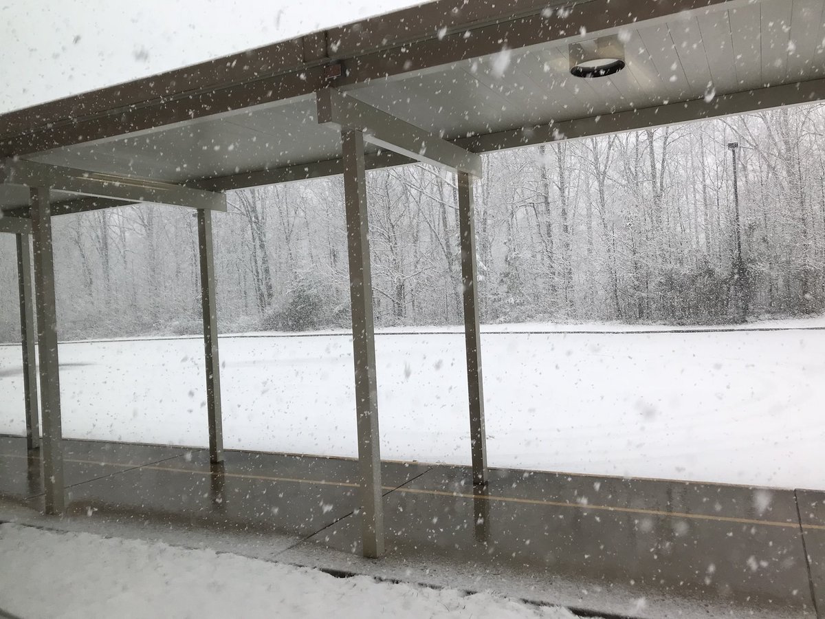 southard_ali's tweet image. This is not what they were predicting! Prayers for all of our bus drivers headed home with our kiddos soon! ❄️ ❄️ ❄️ #snow #frescbi #pcpsfres @FRESWarriors
