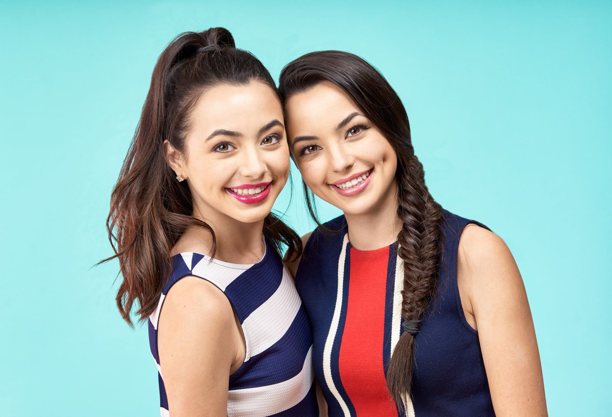 NylonMag's tweet image. Afternoon plans: watch The @MerrellTwins in their new @wayfarerla series, Project Upgrade:  goo.gl/Hp2xyr 
#ProjectUpgrade #STEM #MerrellTwins #WayfarerEntertainment #Google