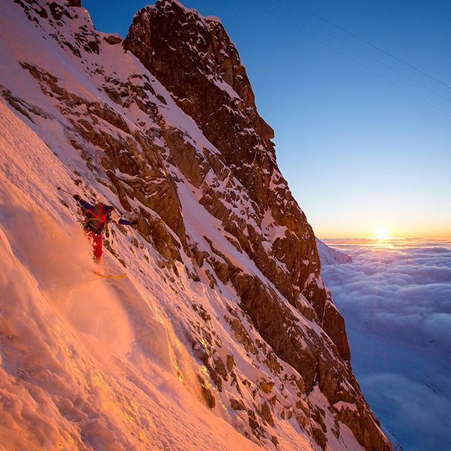 sebastienmontaz's tweet photo. The biggest cliche in outdoor photography is sunset skiing.
Love it though!
.
.
.
.
.
#chamonixski #outdoorphotography #skitouring #offpisteskiing #timetoplay #chamonix #freeride https://t.co/8XrqBfGAyf https://t.co/vYzkDYxhzH