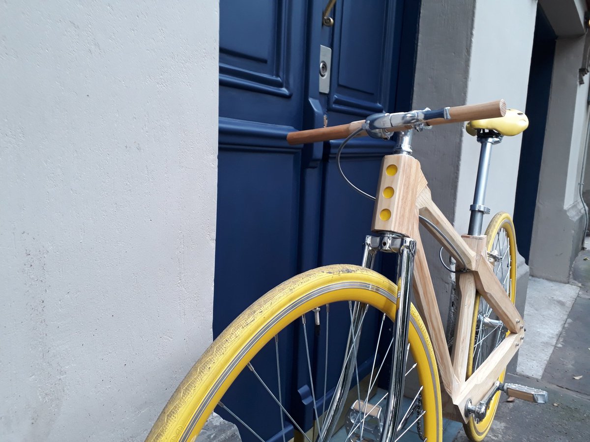 biclii's tweet photo. Nuestro Barrio: de paseo por la #Roma , Colima, Roma Norte #CDMX día soleado, cielo azul, ya se siente la #primavera2018 🌞🌻🚲😀 https://t.co/AXEXiQUXp0