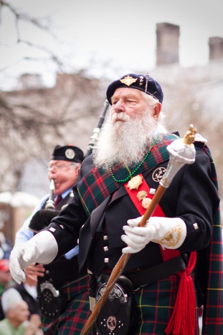 Here's where we recommends You Should Watch Savannah's St. Paddy's Parade.  #LuckySavannah 🍀 >>> bit.ly/2H4lhT0