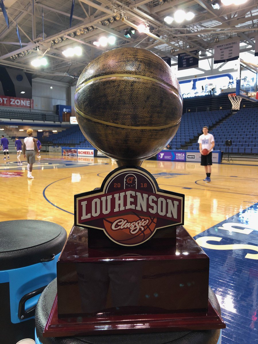 collegeinsider's tweet photo. An extra 5 mins to decide who gets the hardware. Abilene Christian vs. Drake in OT right now on CBS Sport Network. #MidMajorMonday #2018CIT
Get a Trophy and Advance. #LouHensonClassic https://t.co/k9NlfjCqVb