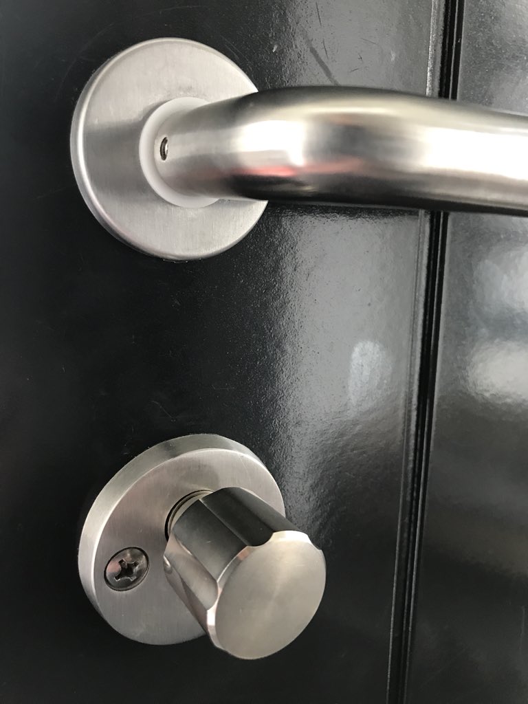 Marclowenberg's tweet photo. Als MarKey sloten specialist, ben ik opzoek naar deuren die slecht sluiten en eigenlijk de nodig aandacht verdienen van een specialist zoals ondergetekende.
Graag reacties  en  meer informatie naar info@markeyall.nl
Vriendelijke groet, Marc https://t.co/MGBvFrU4f3