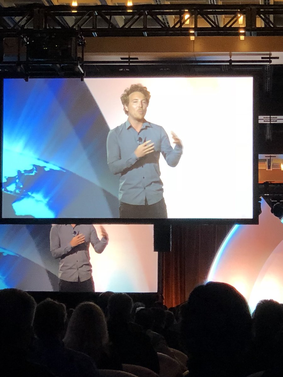 dgrant4's tweet image. Listening to @shanesnow at our @vmware global leadership event discuss not looking at best practices in your industry but look sideways. Not something I do often. #learningisgood