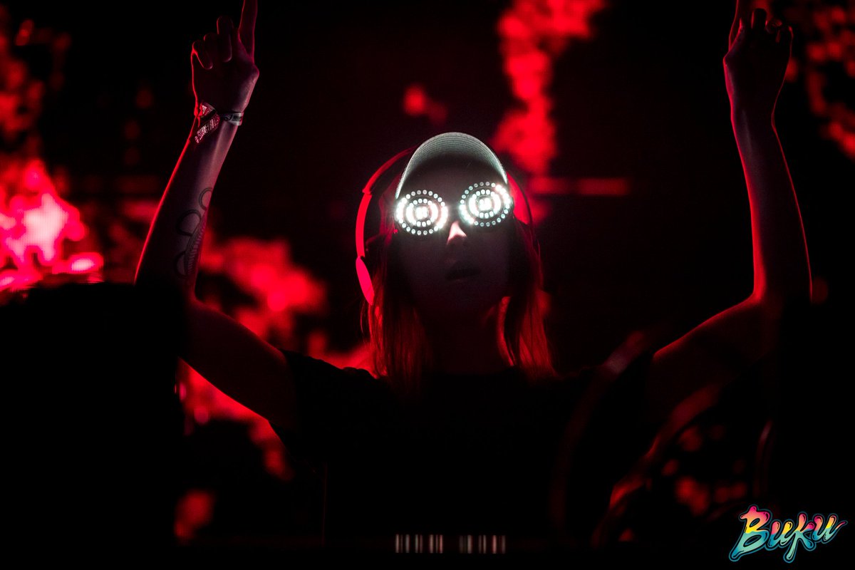 thebukuproject's tweet photo. RT if @OfficialRezz snatched your soul in the float den 🖖🏼 https://t.co/wxXOD8lrfs