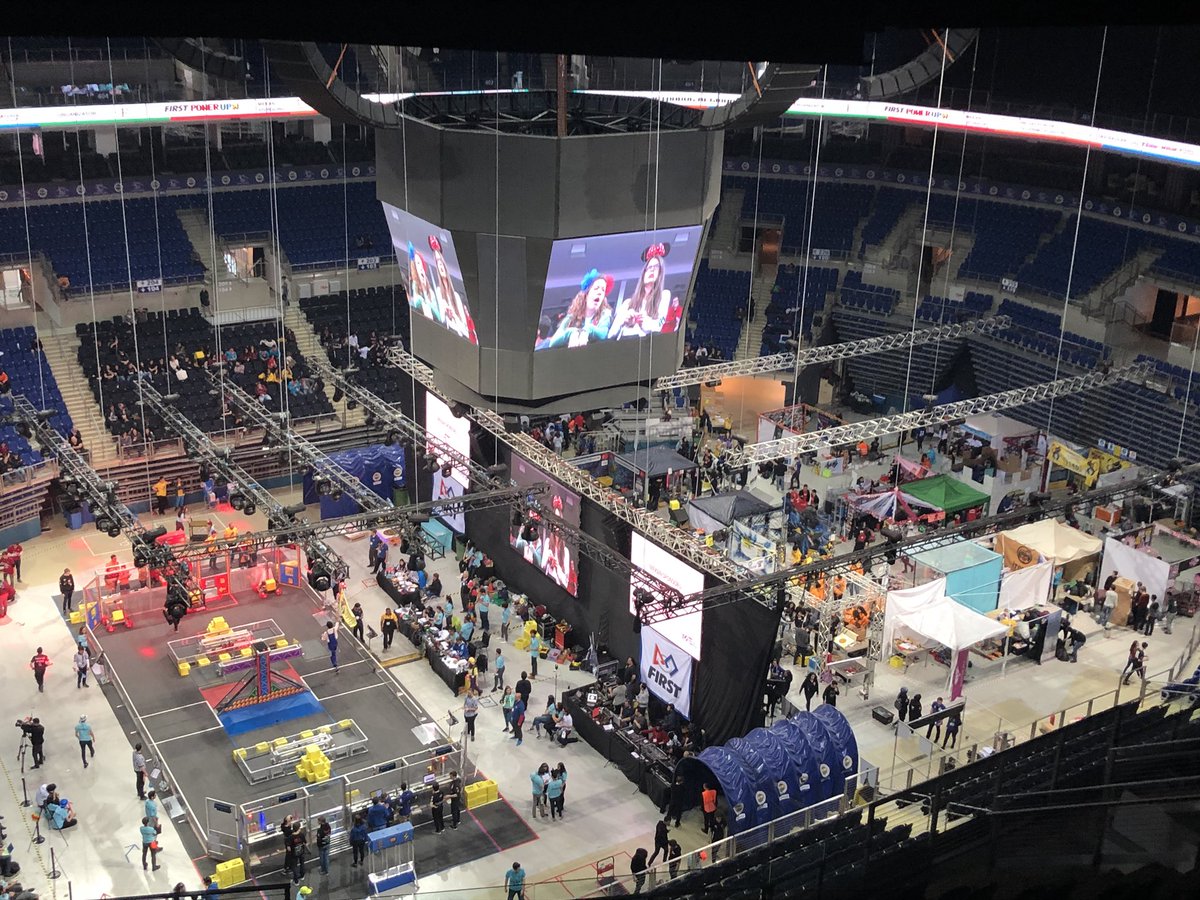 3 yıl gibi kısa süre içerisinde FRC Robot Takımı sayısını 53’e çıkararak ülkemizi Avrupa’nın en büyüğü yapan ve “Şanlı Bayrağımızı” kendi toprakları dahil dünyanın heryerinde onurla dalgalandıran öğrenci ve öğretmenlerimize teşekkür ediyoruz. <a href="/farukyelkenci/">Ömer Faruk Yelkenci</a>