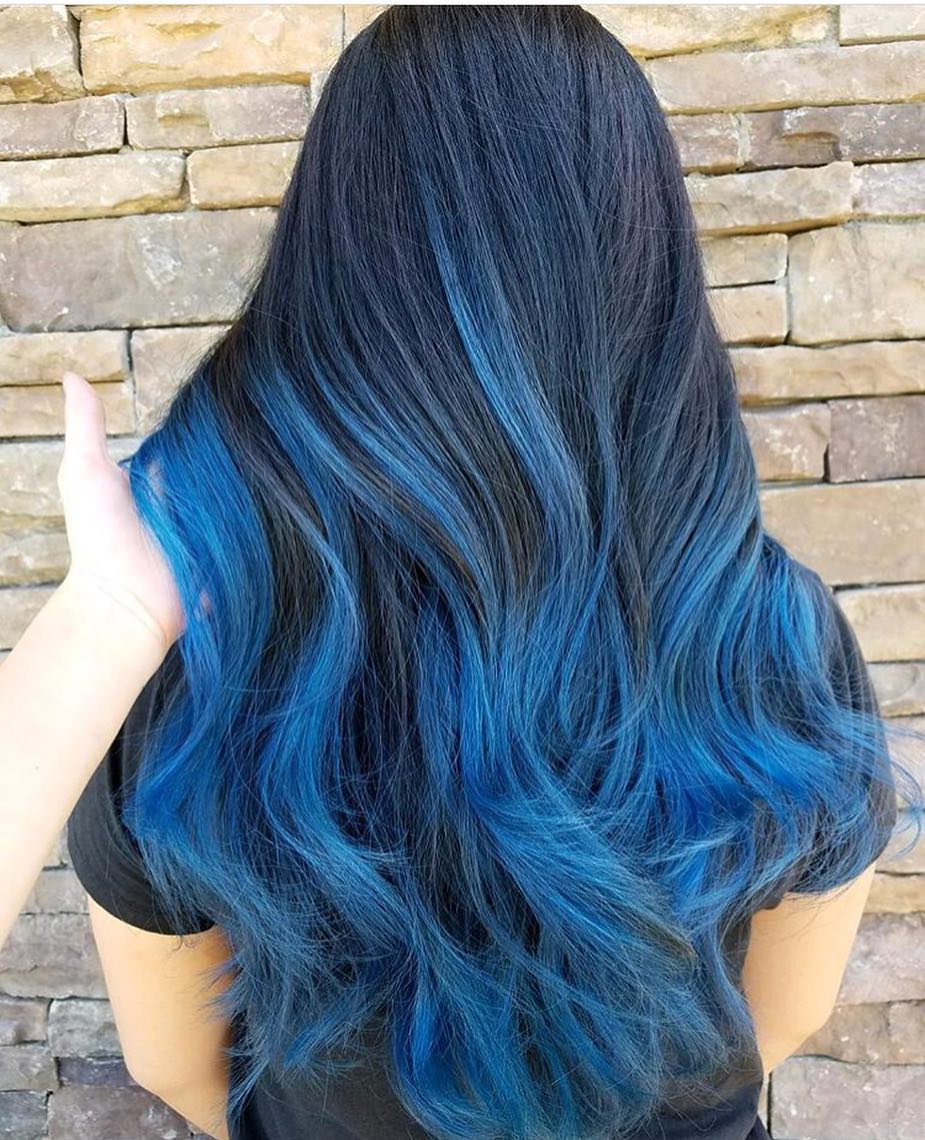 Cool blue Chromashine color from Ave 65 Salon. 💙 bit.ly/2uD8vV1 #farouksystems #chihaircare #chichromashines #bluehair