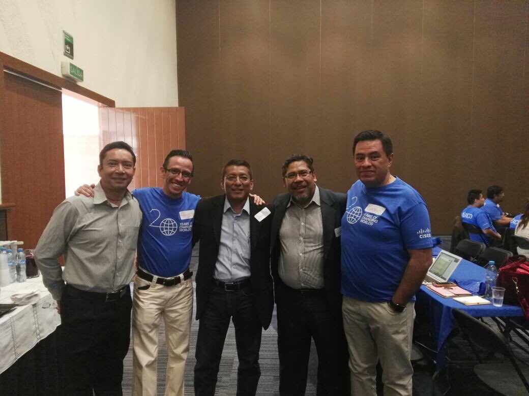 gusgaleana77's tweet photo. Instructores de Cisco Academy reunidos en #CiscoAcademyDay en el @ITESMCEM gracias por compartir las experiencias #NeoAula https://t.co/3Apdu0RLRI
