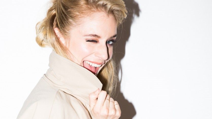 #UnREAL’s <a href="/CaitlinFitzG/">Caitlin Fitzgerald</a> says she now has insight on what REALLY goes down on #TheBachelorette – bit.ly/2FBaxvj