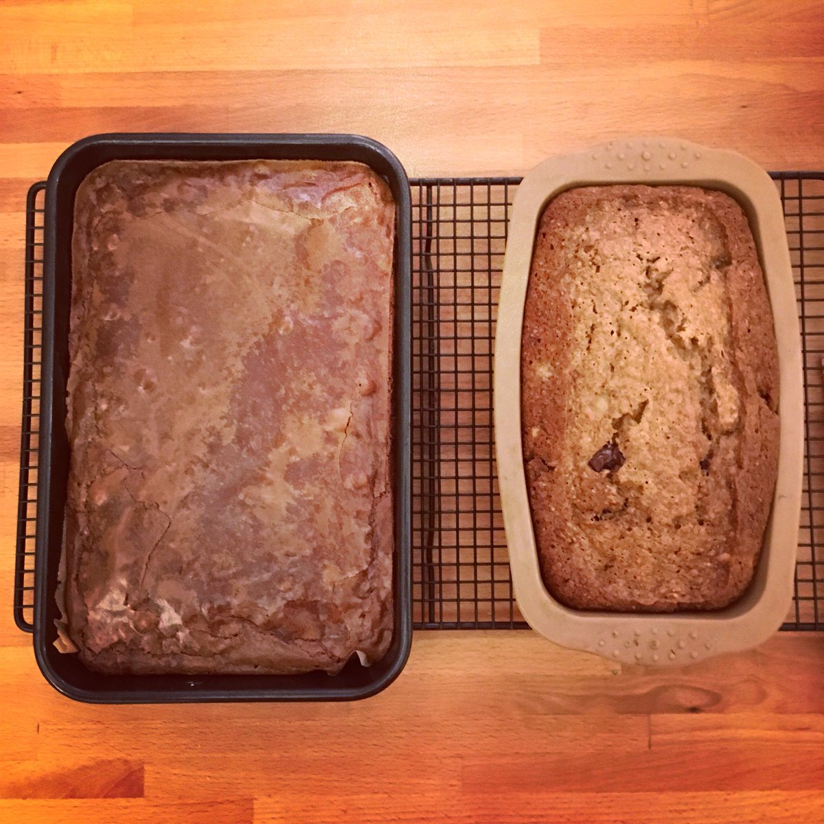 robinpr71's tweet photo. I deserve a medal: I’ve just baked these brownies and banana loaf without licking my fingers once because I’m on this strict detox diet this week 🙅🏻‍♂️#brownies #bananabread #dimbletea @DimblebyCancerC - on sale at #GuysCancerCentre on Wednesday https://t.co/sR1mHiBapW