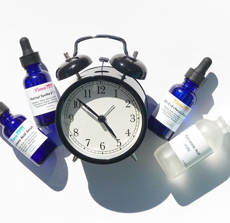 timelesshaskin's tweet photo. Who else wishes they could get that hour of sleep back? Luckily we have our favorite serums to brighten our face & help us feel refreshed! #DaylightSavings #mondaymood #TimelessSkinCare https://t.co/Rvf5A0REeW