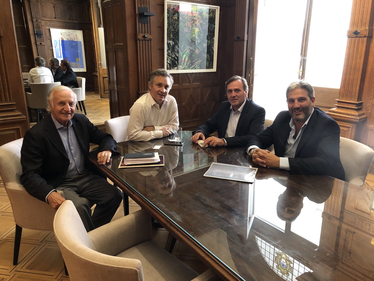 Excelente reunión para impulsar #MDP2030 como subsede del Mundial de Fútbol 2030. Es el resultado del gran trabajo en equipo con a organizaciones de la ciudad. Fuimos recibidos con <a href="/jaicega/">Juan Aicega</a> por <a href="/deAndreis/">Fernando de Andreis</a> y Fernando Marín.