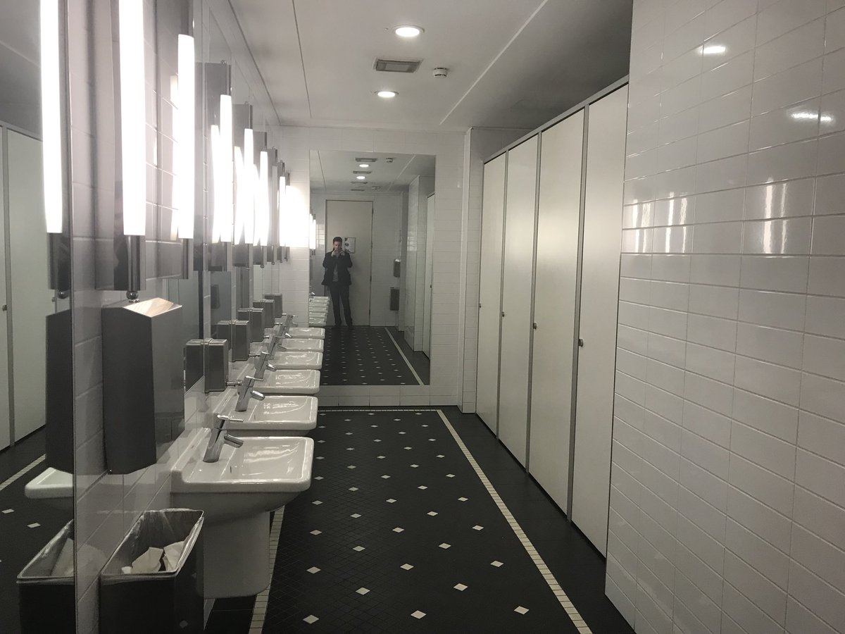 henrydalton's tweet image. Fancy toilets. #Go8Bit #Go8BitDLC