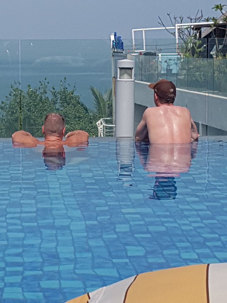 jcj_jackson's tweet photo. @TonyWilson55 @mandy2012w Missing our drinking buddies πΈπ·πΉπΎ #CometoBali π https://t.co/yevXataTIN