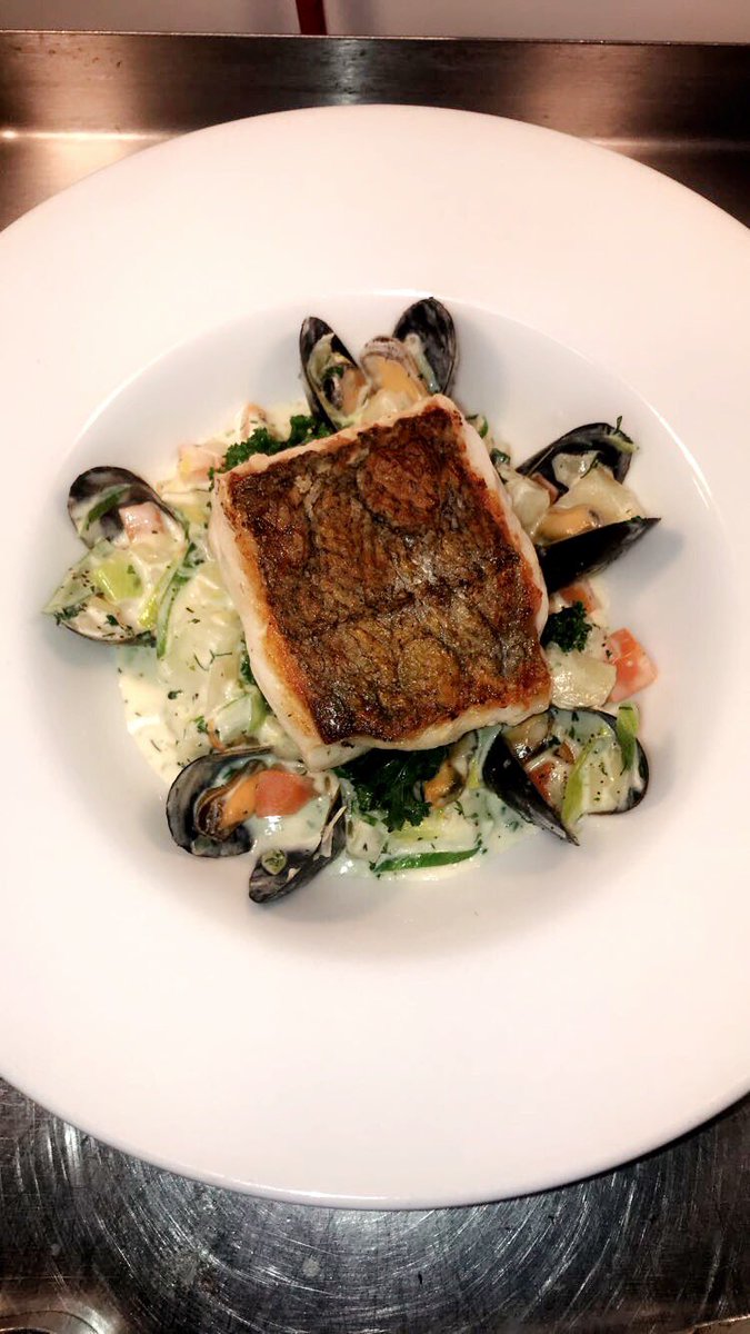 TheCapeCornwall's tweet photo. Nice to see The Cape fully booked after not doing Sunday lunches since last year #thecape #follow #holiday #booking #freshfood #seafood #lamb #risotto https://t.co/4UrqkfIku0