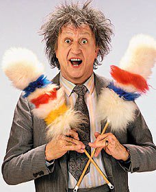 Ken Dodd (1927-2018)
Many of the comedians of my youth were from Liverpool: I heard them on radio. Tommy Handley in war-time ITMA was the most celebrated, though I preferred Ted Ray in Ray's A Laugh
Read more at mckellen.com/writings/tribu…