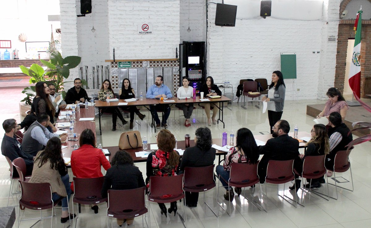 CEDHChihuahua's tweet photo. La Unidad de Igualdad de Género en conjunto con @CNDH y #PAMIMH organizaron el taller “Género e Igualdad entre Hombres y Mujeres” y “Violencia Contra las Mujeres” con la finalidad de abarcar y cubrir la capacitación de todo el personal de la #CEDH https://t.co/q90Rp4mLuA