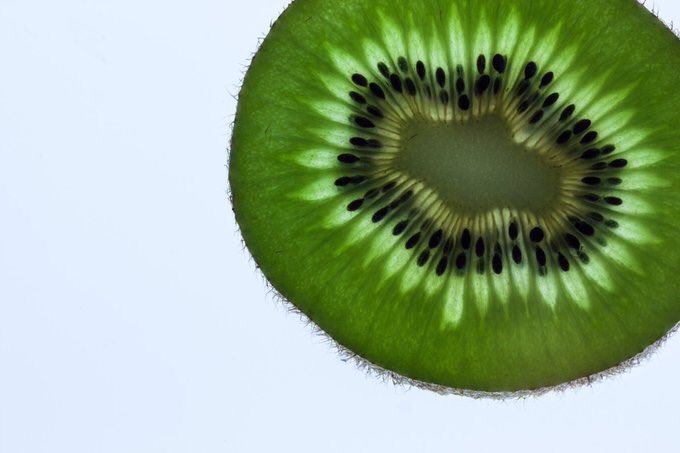 Kiwi's are high in potassium, antioxidants &amp; VitC. They help to keep the ageing process at bay &amp; preserve young skin. #kiwis #skin #vitC
