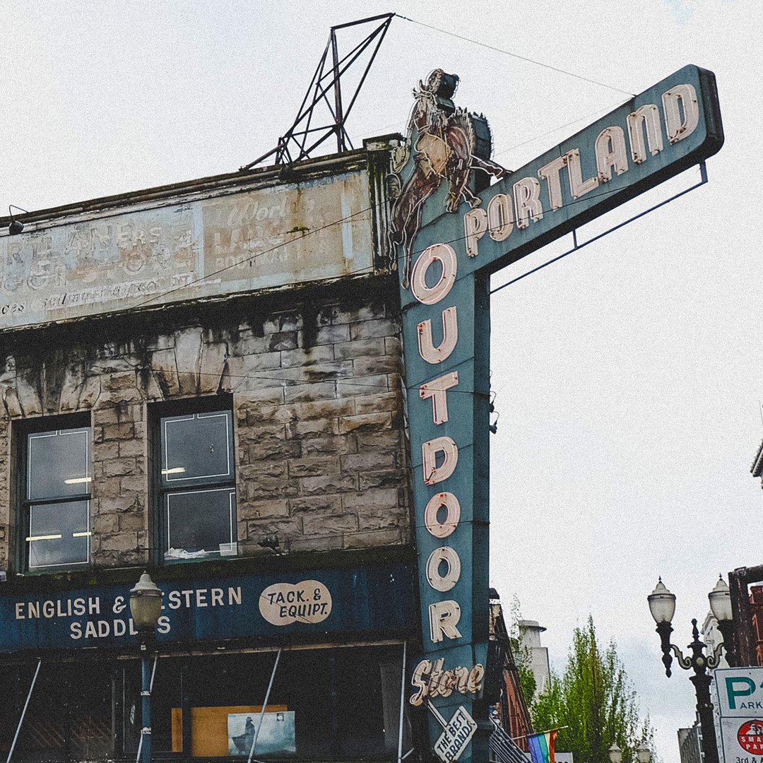 FaisalSublaban's tweet photo. Weird &amp; Wonderful is definitely the vibe of Portland. https://t.co/N8AuZFJLhk
