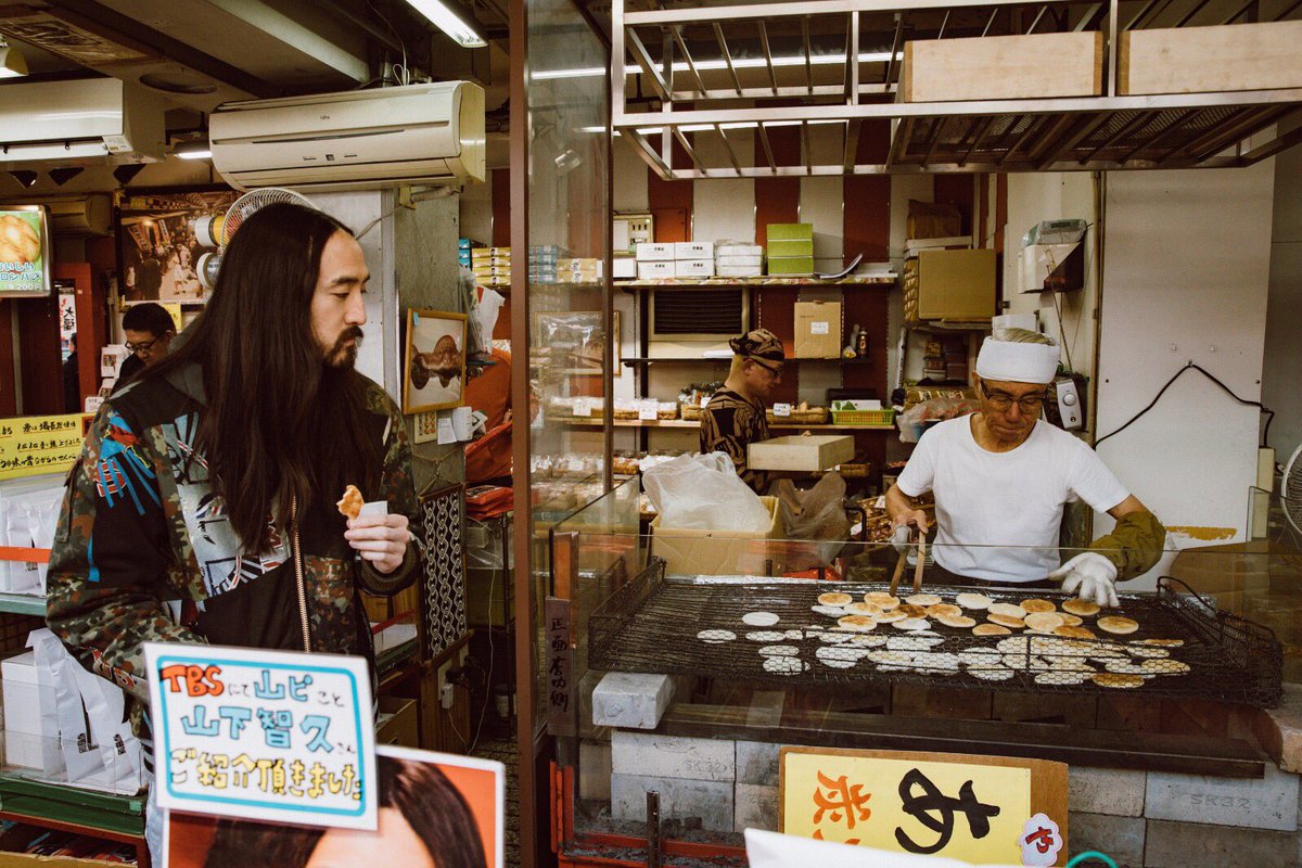 This is just about as fresh as food gets. Wishing I was strolling through the street markets in Tokyo again with <a href="/FlyANA_official/">All Nippon Airways</a> #Partner #ExperienceANA