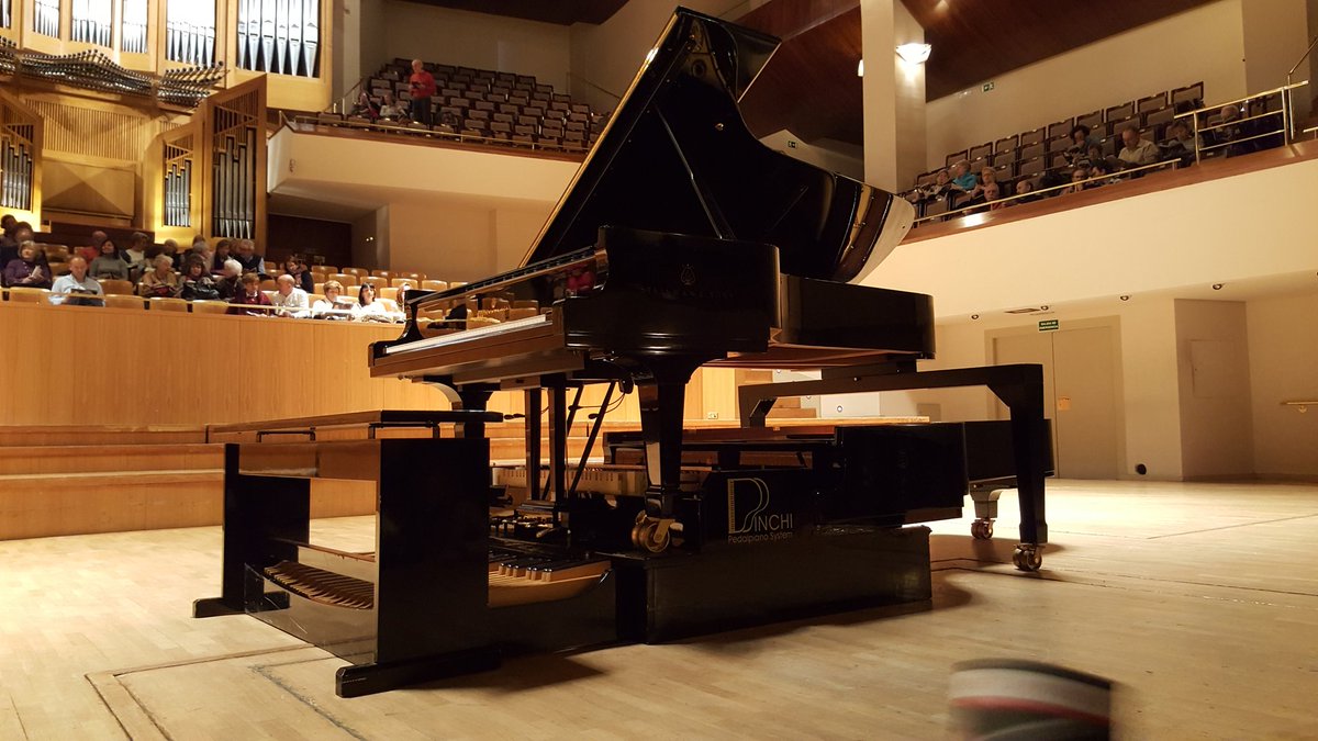 Amazing concert at the #AuditorioNacional de Madrid with <a href="/RobertoProsseda/">Roberto Prosseda</a> playing #Alkan on the "pedal-piano" [see below]! Why doesn't some enterprising record label such as <a href="/hyperionrecords/">Hyperion Records Ltd</a> or <a href="/ToccataMusicGrp/">Toccata</a> record him in this astonishing repertoire???