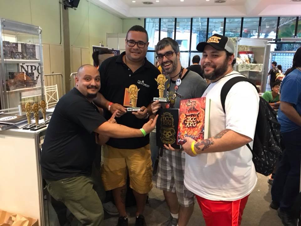 rbalbi's tweet photo. #DCCRPG venceu o Goblin de Ouro 2018 no #doffsp como melhor regra e ganhei com o @diogoxp o prêmio de melhor aventura com o Salada de Ratos, aventura funil. Valeu @EditoraNewOrder por representar feroz a OSR no cenário do #RPG nacional. =) https://t.co/hkVzk1pMqI