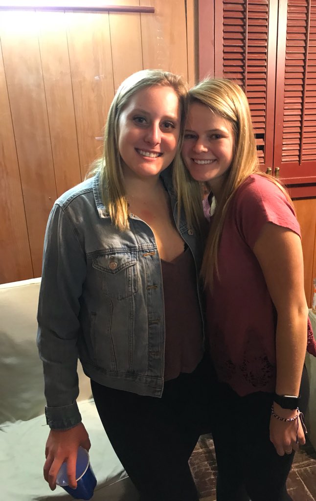 lizzyasch's tweet photo. Happy bday claire:) I love you and miss you I hope you have a great day ❤️❤️❤️❤️ @claireghidotti https://t.co/fuXwBzlkB0