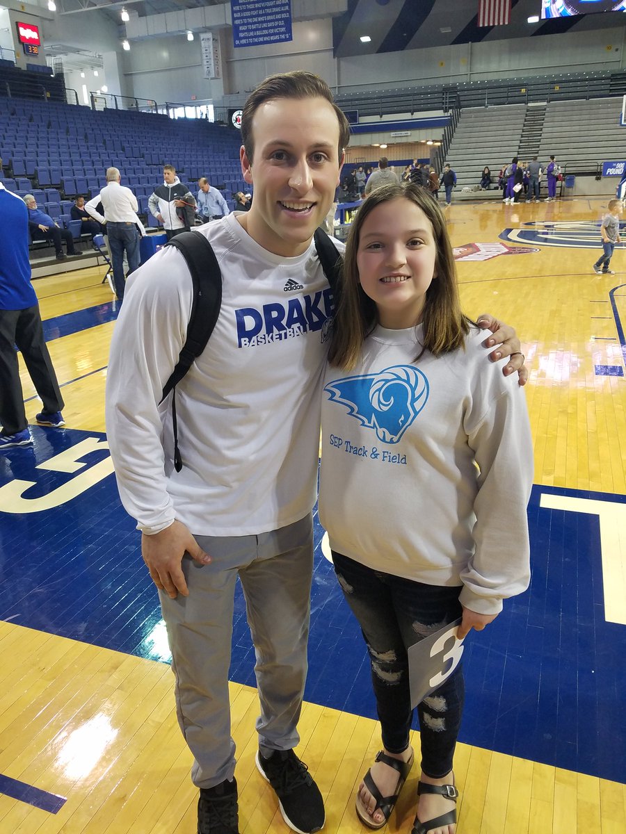 walk3059's tweet photo. @nicholas_w15 launching a "3" at the Knapp. He swished it! Thanks to @farokhmanesh5 for taking time out and visiting and @Mallory_Husz for arranging it. It was a fun game to watch today! #thatDRAKE #DrakeBulldogs https://t.co/4305SXSUE9