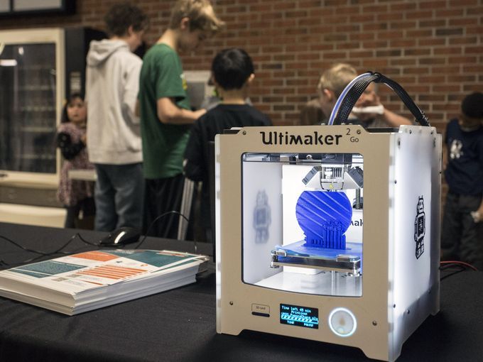 MakerMobileIN's tweet image. 200 Louisville schools participating in @KyDerbyFestival Robo Rumble. @MakerMobileIN showed students how to use 3D design to strengthen their robotic and tech skills. Great day! See you next year! bit.ly/2FW9Gpu #make2018 #builttocreate #roborumble2018