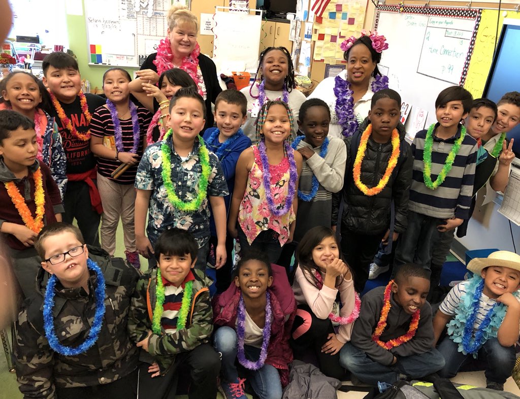 clayfoster315's tweet photo. “Welcome to Hawaii” in @clayfoster315 Day 1 of #OberleES @ChristinaK12 PBIS #SpiritWeek HAWAII DAY 🌺 #PBS #DelawarePBS #CSDpride #KidsDeserveIt https://t.co/8hvlZ4wFPu