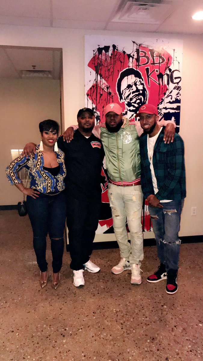 iamfocus's tweet photo. #PodsinColor #PodGenie #milwaukeepodcast #PodernFamily listen on #itunes #soundcloud #googleplay @teezytalks https://t.co/JBi2DsBPYc