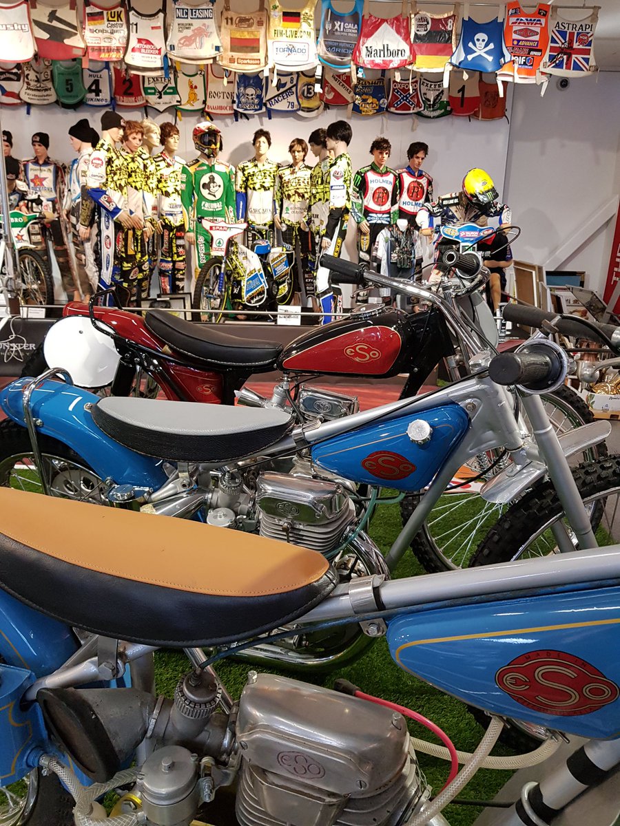 MX World Collection tweet media