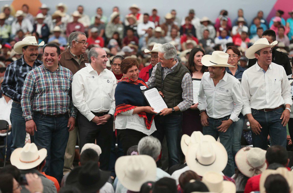 Hoy en Temascalcingo entregamos apoyos a productores mexiquenses: semillas mejoradas, fertilizantes y equipamiento para que tengan mejores cosechas. Este inicio de ciclo destinamos $475 millones para consolidar al #Edoméx en una potencia agrícola nacional.