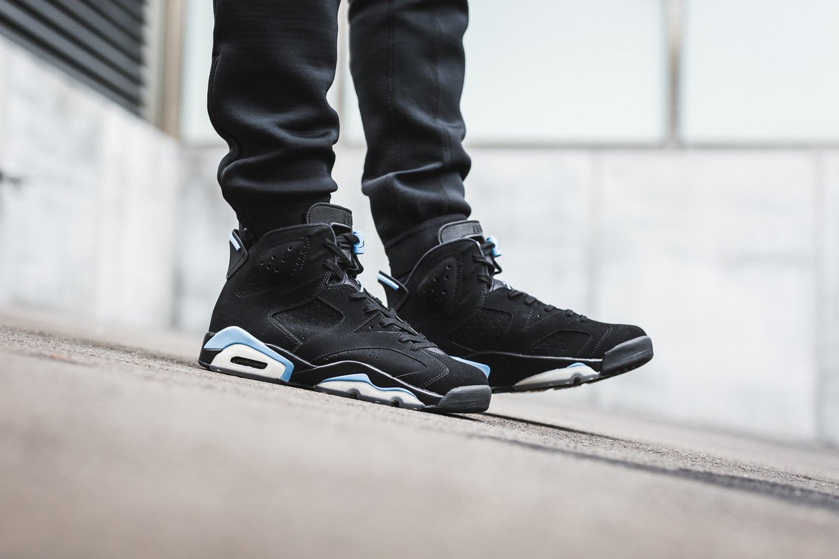 air jordan 6 retro black university blue