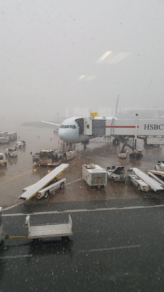 AlexSouchen's tweet image. On our way to Riverside, California for #ASEH2018! @sara_karn #ASEH2018Tweets