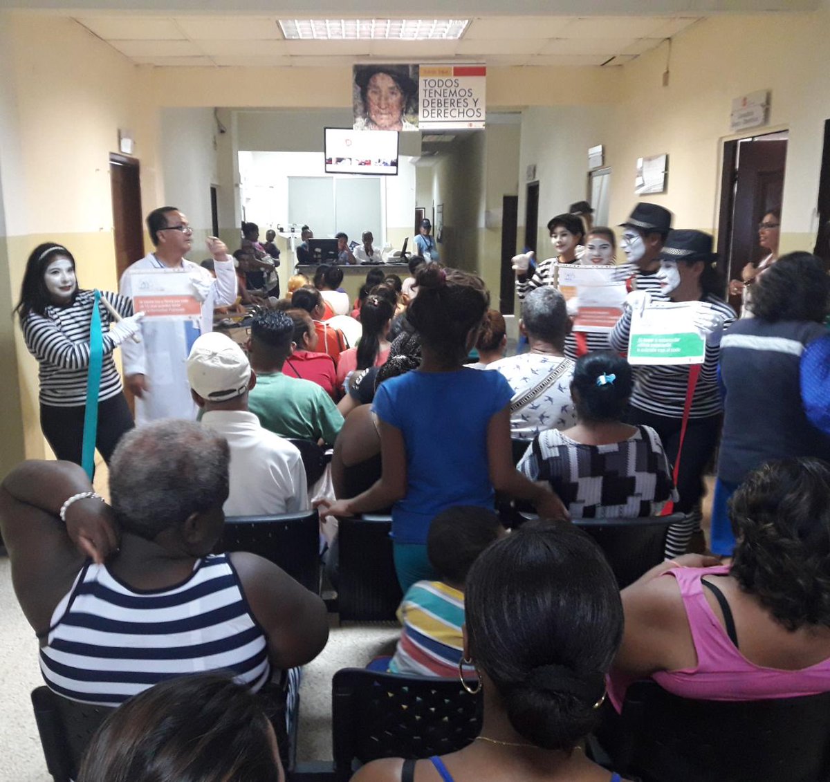 Salud_Guayas's tweet photo. #Distrito09D02 informa "Si tienes tos y flema por más de 15 días puedes tener una enfermedad pulmonar" Estrategia de Control y Prevención de la Tuberculosis #EcuadorSinTuberculosis. https://t.co/6GQvSmLxVz