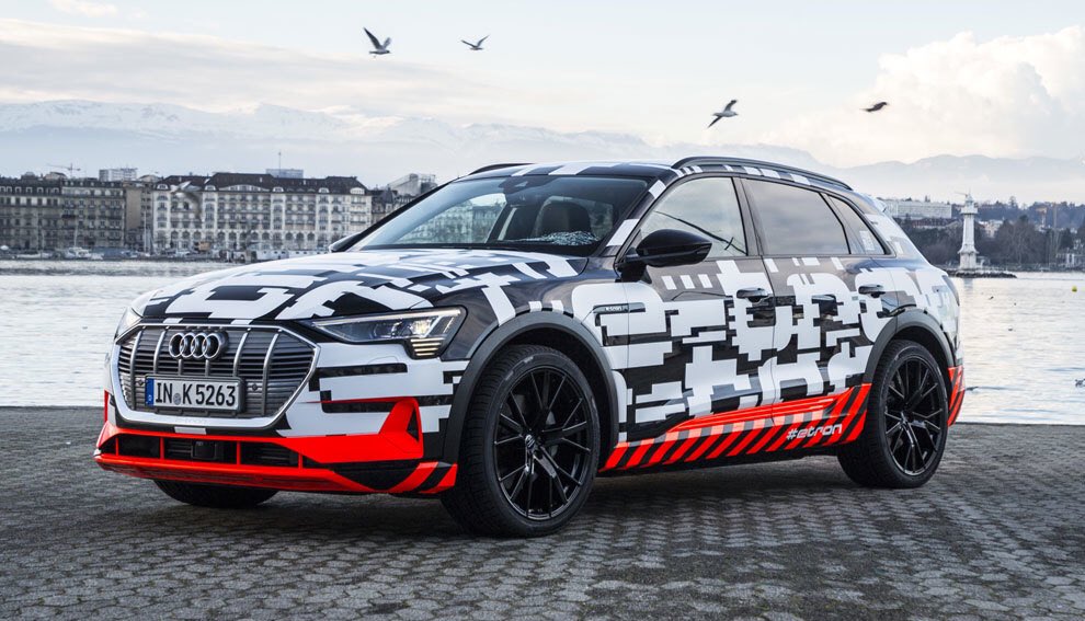 marcamotor's tweet photo. Audi abre un periodo de pre-reservas para el e-tron al más puro estilo de Tesla https://t.co/2i13W2jhnK https://t.co/1xD2fUUFnK