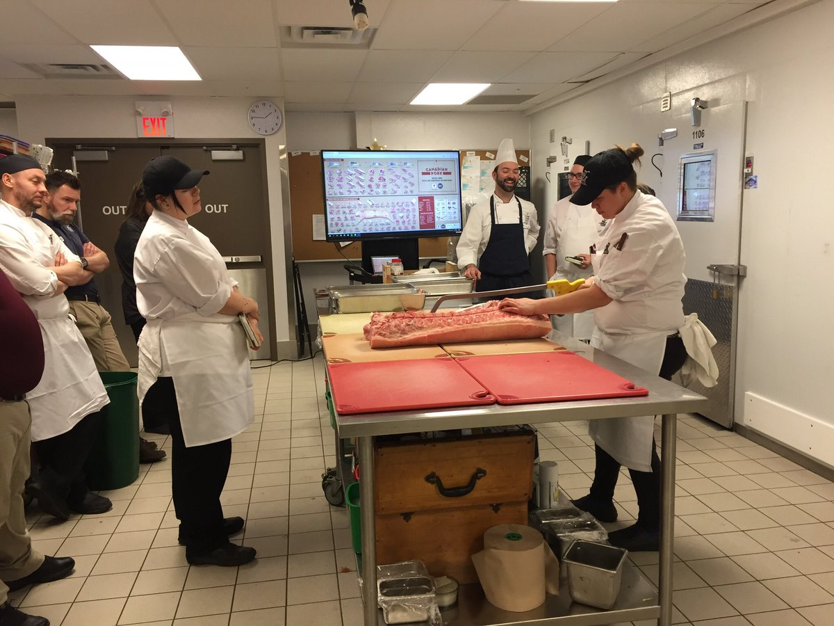 chefcooledge's tweet image. Apprentice training...where does bacon come from?
@UWaterlooFood @100milemark @UofGChefVijay #chefsofuw #localgoodness #ontariopork
