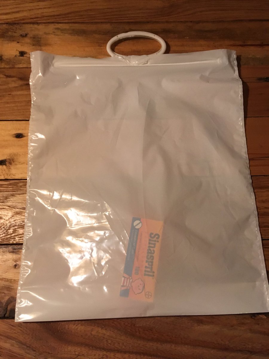 Hoi <a href="/albertheijn/">Albert Heijn</a>, waren de kleine papieren tasjes bij Albert Heijn Online op? #wegmetplastic #plasticsoep <a href="/btowu/">The Ocean Movement</a>