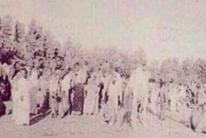 صفاة الأبل فى الجهراء وكان من اشهر تجار البل الشيخ صباح الناصر ومطلق الفارس ومجبل العريفان وناصر الطميان وغازي البعيجان ومناحي الخرشان وخزام القصير عام ١٩٦١