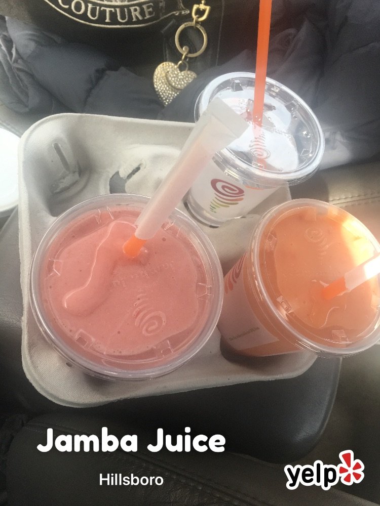 Lesh503's tweet photo. Caribbean Passion 😋😋😋 and Rainbow Skittles (@ Jamba Juice) #Yelp #Yelfie https://t.co/JiBKeUjVs8 https://t.co/Rad10kvNPT