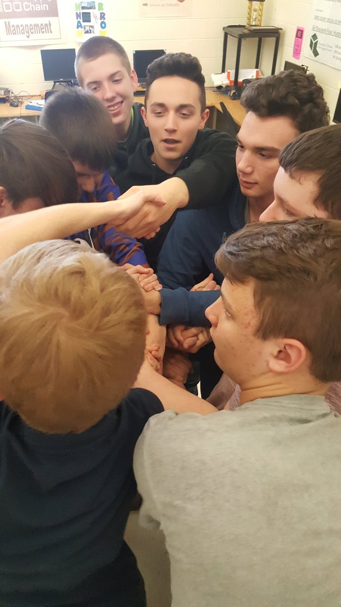 dara_buchy's tweet photo. #SCMRocks @GreenvilleCTC #TeamBuilding #HumanPretzel https://t.co/UJmqlipXfj