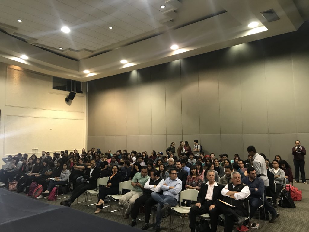 thejessiekeller's tweet photo. Hoy en @SistemaUNIVA alumnos asistieron al Panel: “Historia ideológica de los partidos políticos y sus coaliciones en el proceso electoral 2018” organizado por @CSHUNIVA y el Mtro. @Eliasgarciap #PanelUniva https://t.co/AHg8Ko8UIw